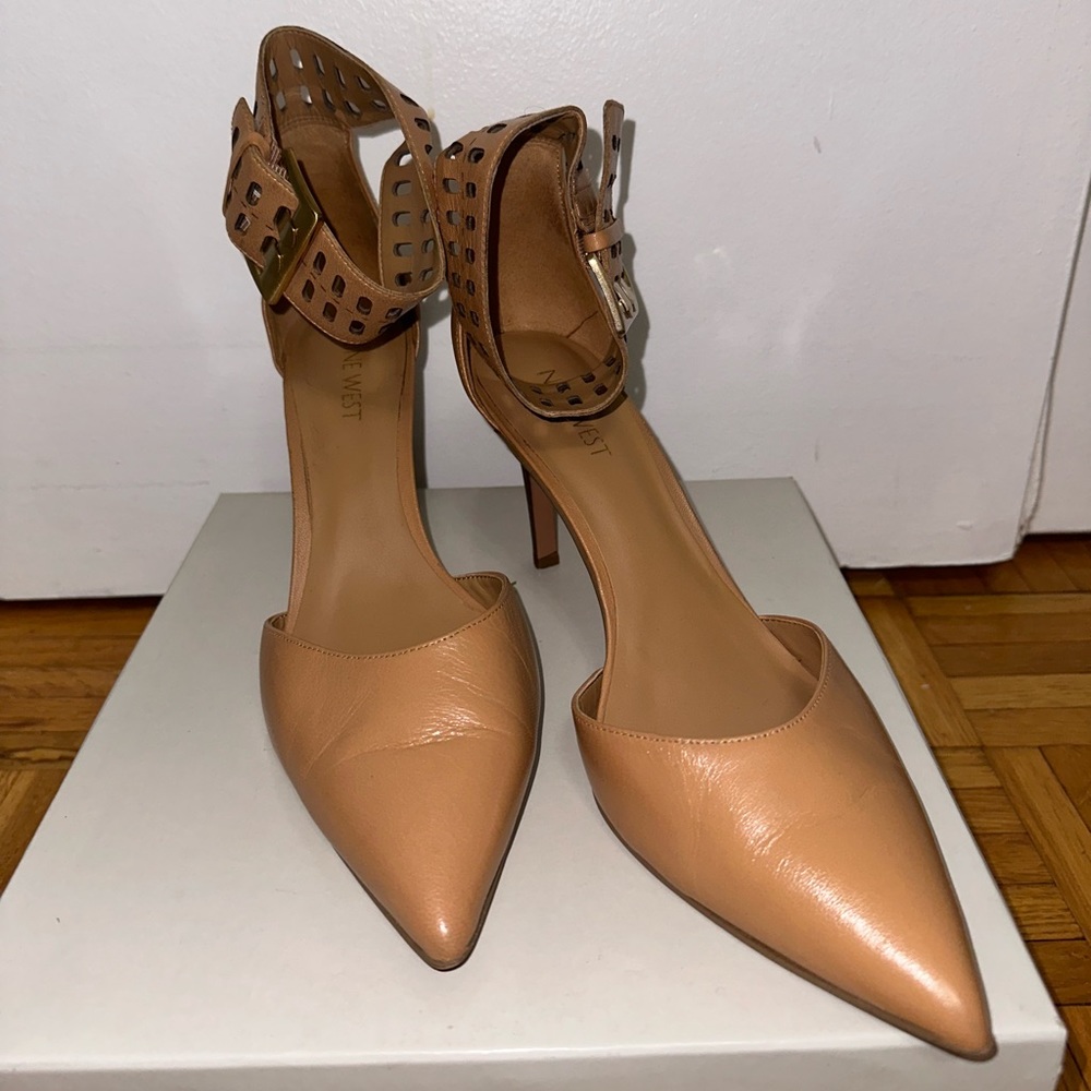 Nine West pump with strap